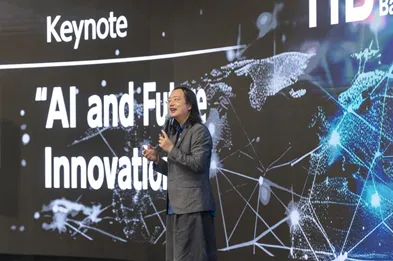 Audrey Tang speaking at the kick-off session